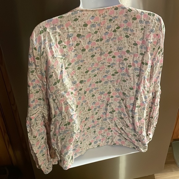 🚫SOLD🚫 LC Lauren Conrad Floral Long Sleeve Blouse - Picture 11 of 16